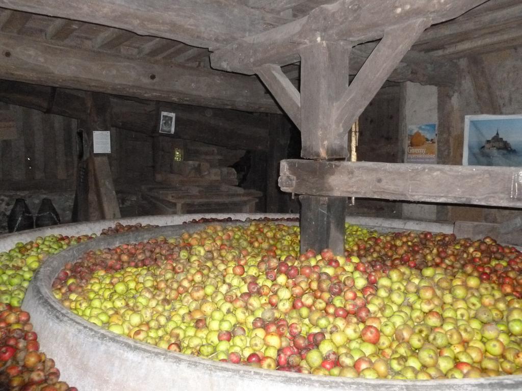 La Ferme Du Pressoir Guest House Conteville  エクステリア 写真